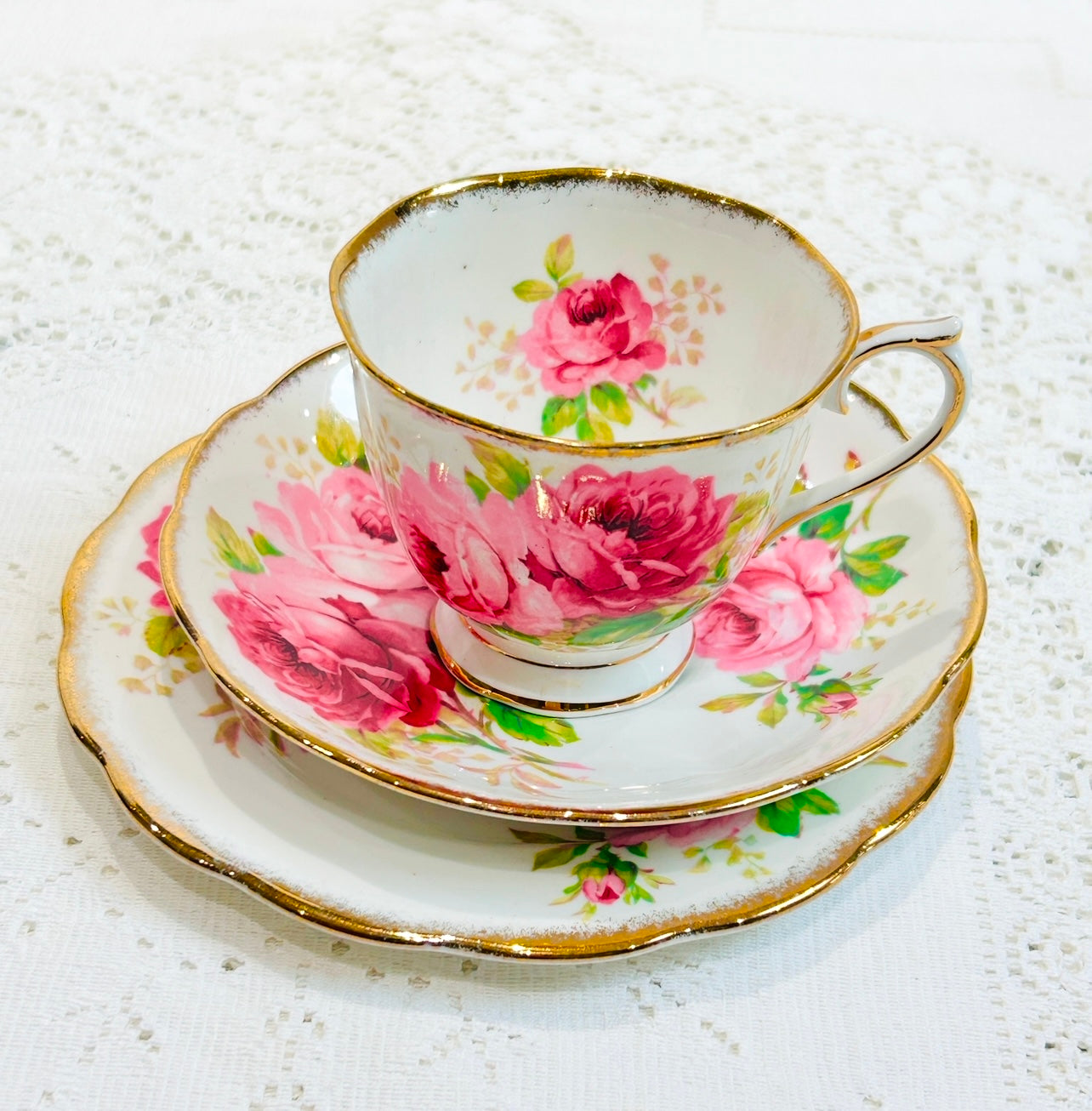 Royal Albert American Beauty Teacup & Saucer Trio Set – Vintage Bone China with Pink Roses & Gold Trim