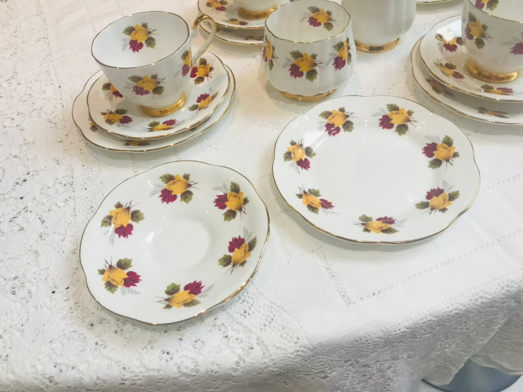 Service à thé Rose rouge et jaune par Clare China