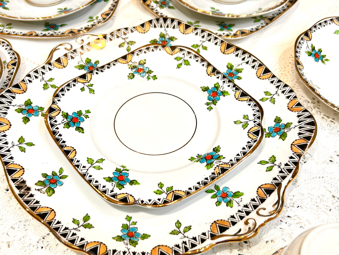 Épuisé - Tasses à thé et soucoupes Roslyn