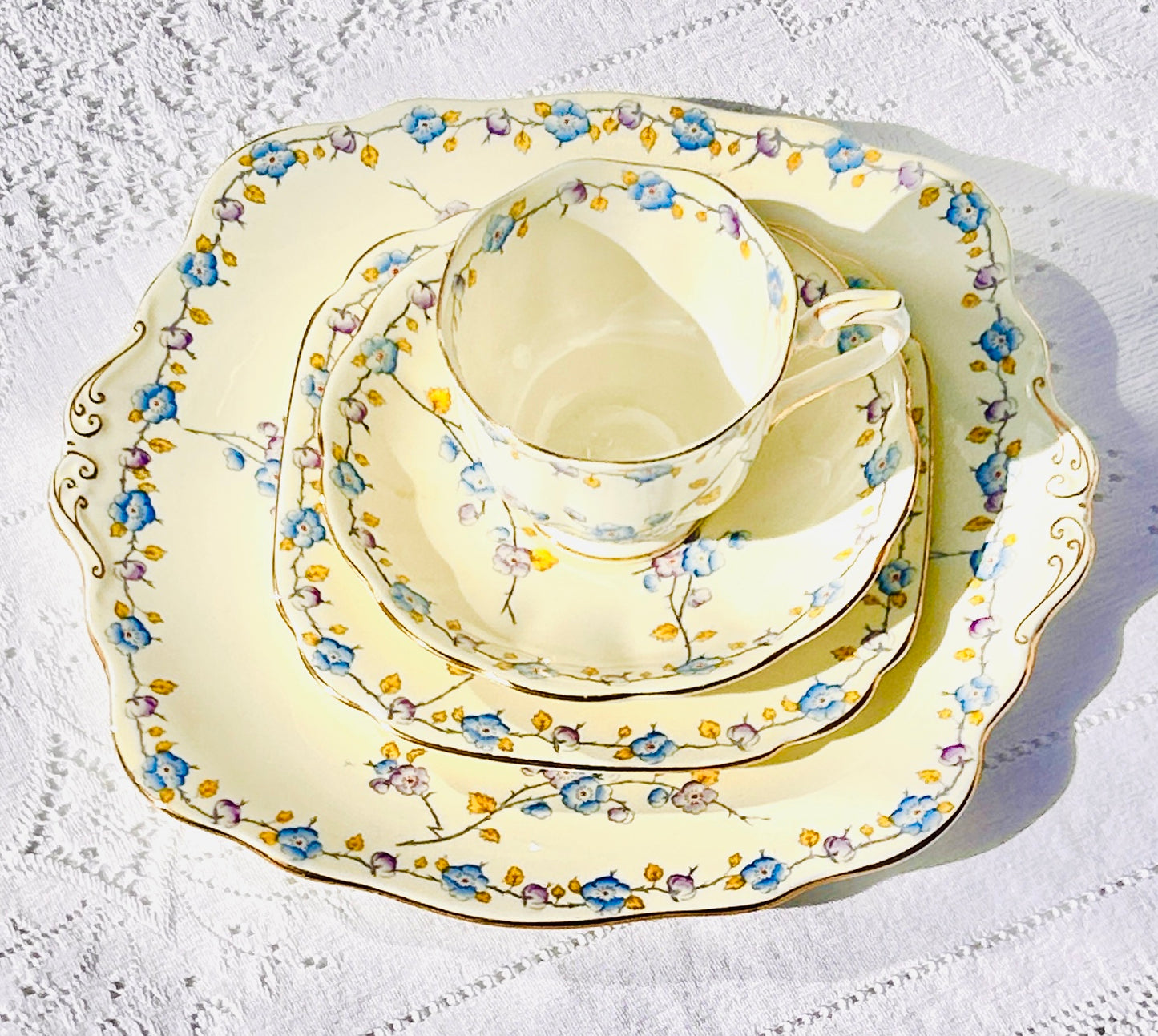 Royal Albert Vintage China Teacup Saucer Trio Set 1930's - Cream Blue Flowers