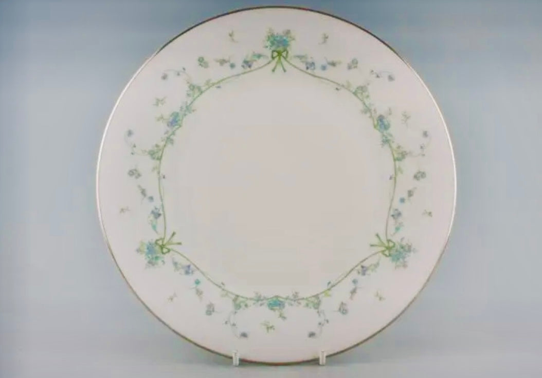 Royal Doulton “Demure” Lunch Plates - H5057