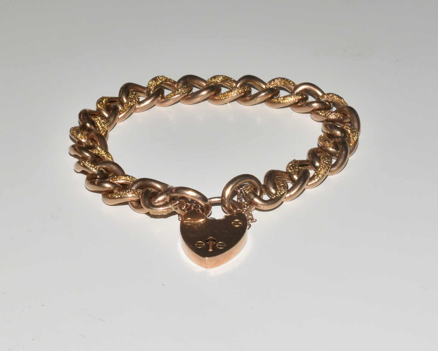 💛 Vintage 9ct Gold Sweetheart Bracelet – Textured Curb Link with Heart Padlock & Safety Chain