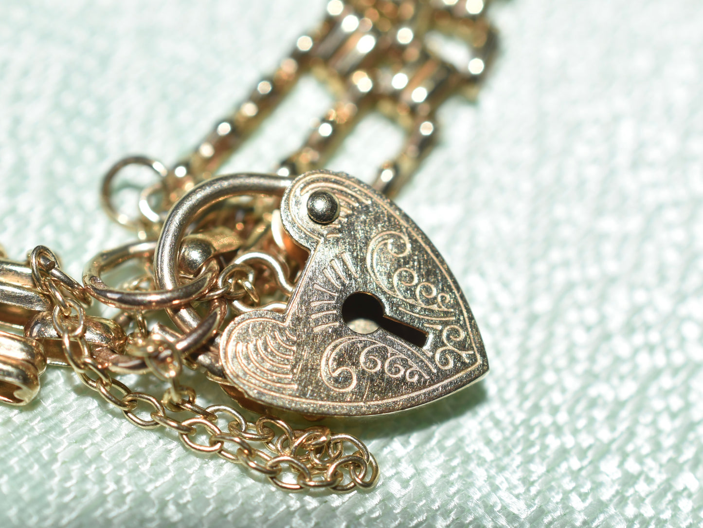 Sold Out - 3 Bar 9ct Gold Ladies Gate Link Bracelet