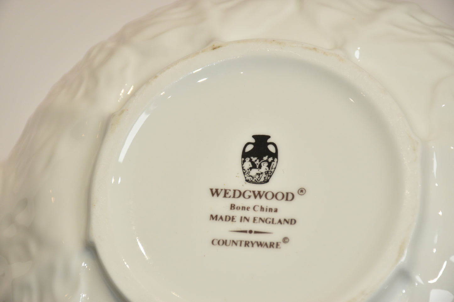 ÉPUISÉ - Théière en porcelaine blanche Wedgwood Countryware