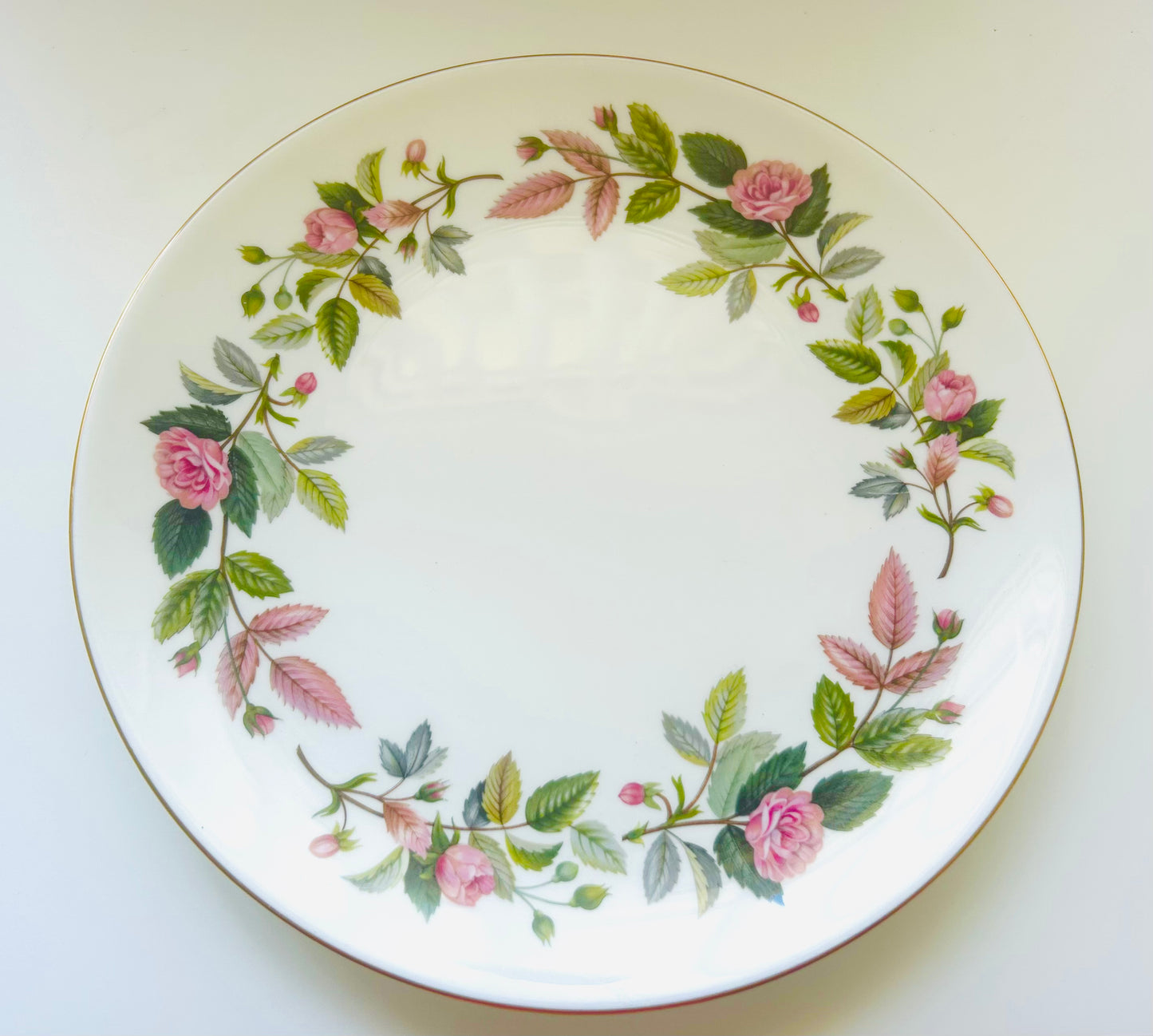 Assiette ronde Wedgwood Hathaway Rose 7"