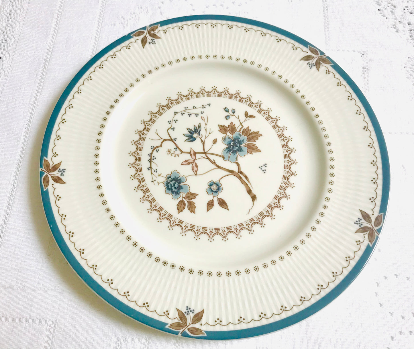 Épuisé - Royal Doulton Old Colony