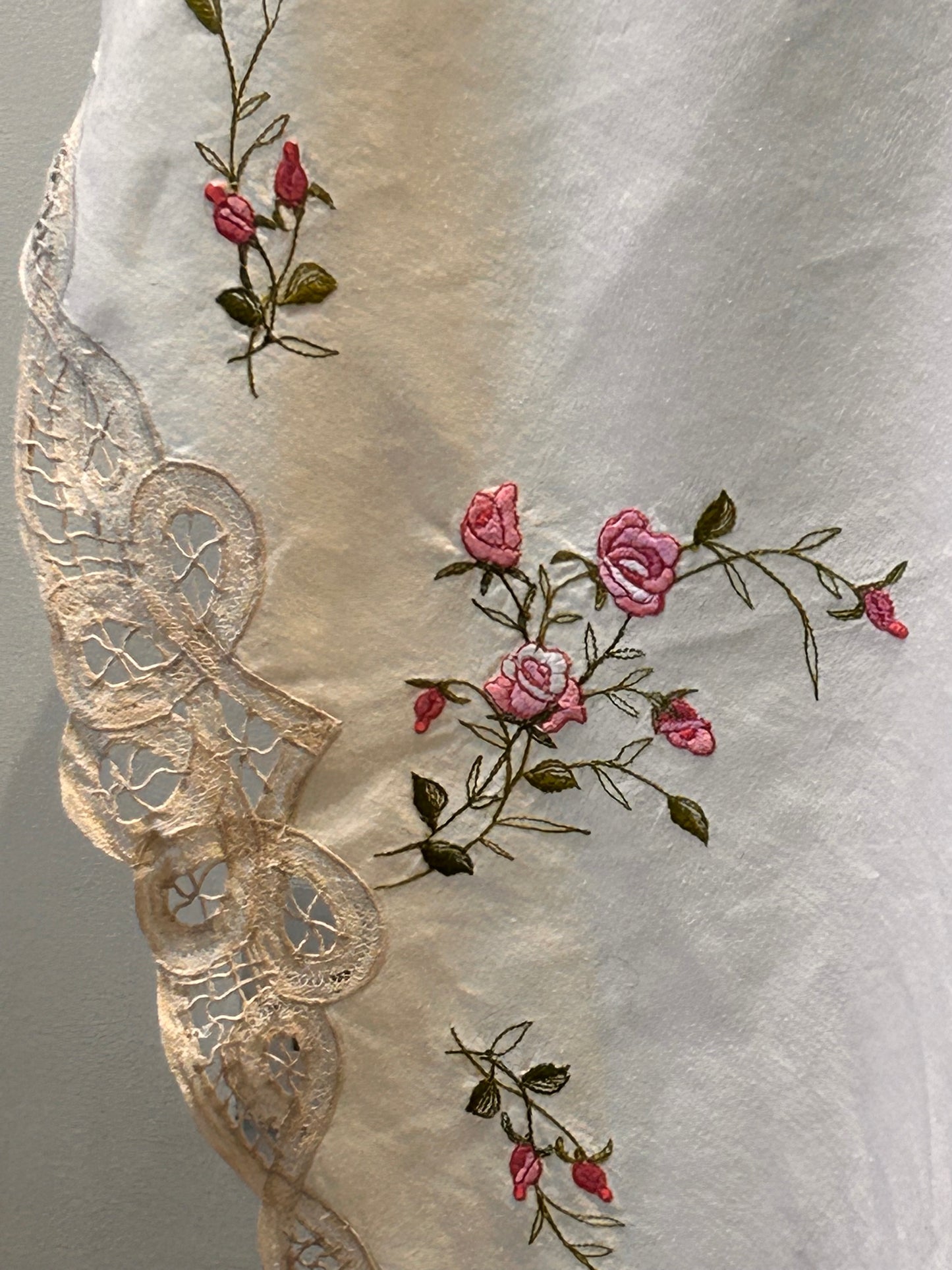 Vintage Embroidered Pink Rose Table Linen - Cream Cutwork Design