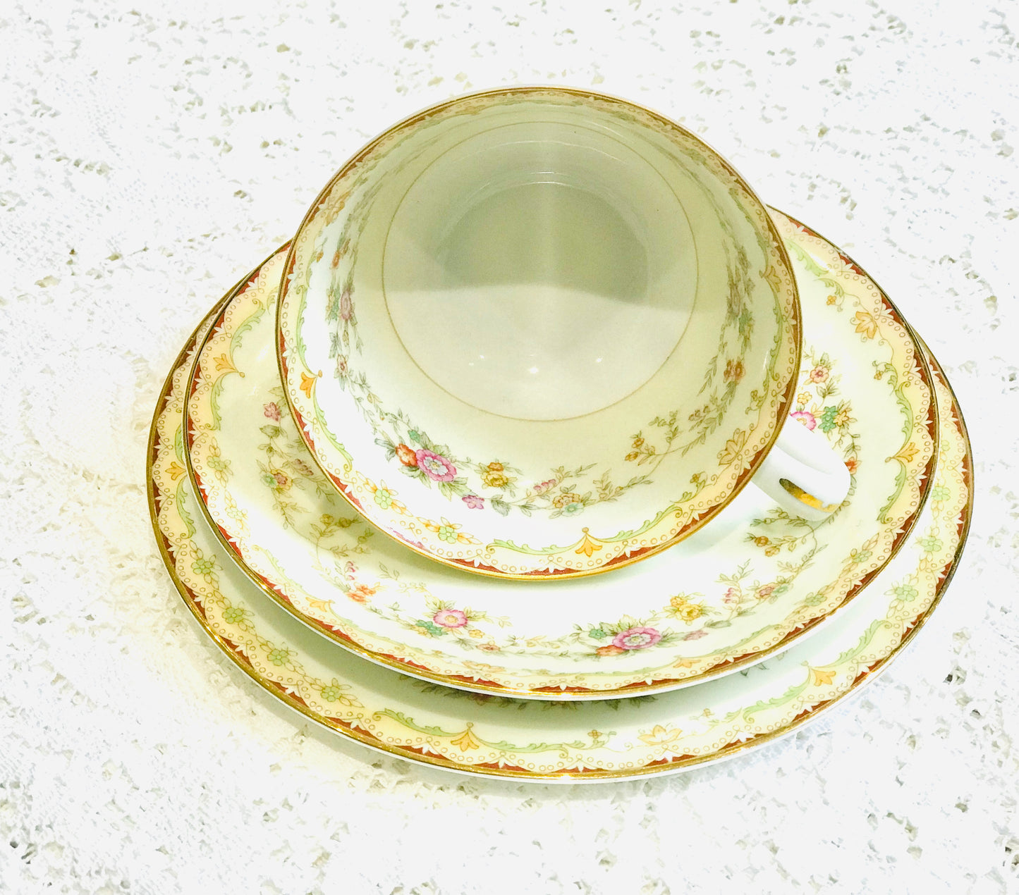 Trio de tasses à thé et soucoupes Noritake à motif floral