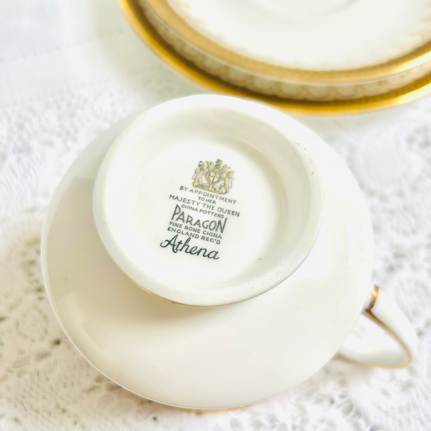 Service à thé vintage blanc et or Paragon Athena