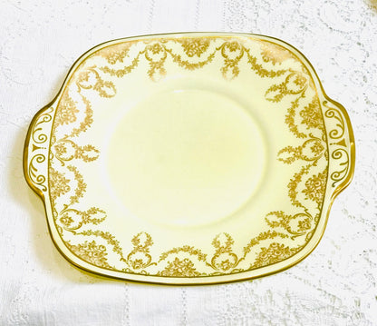 Crown Staffordshire Teetassen und Untertassen