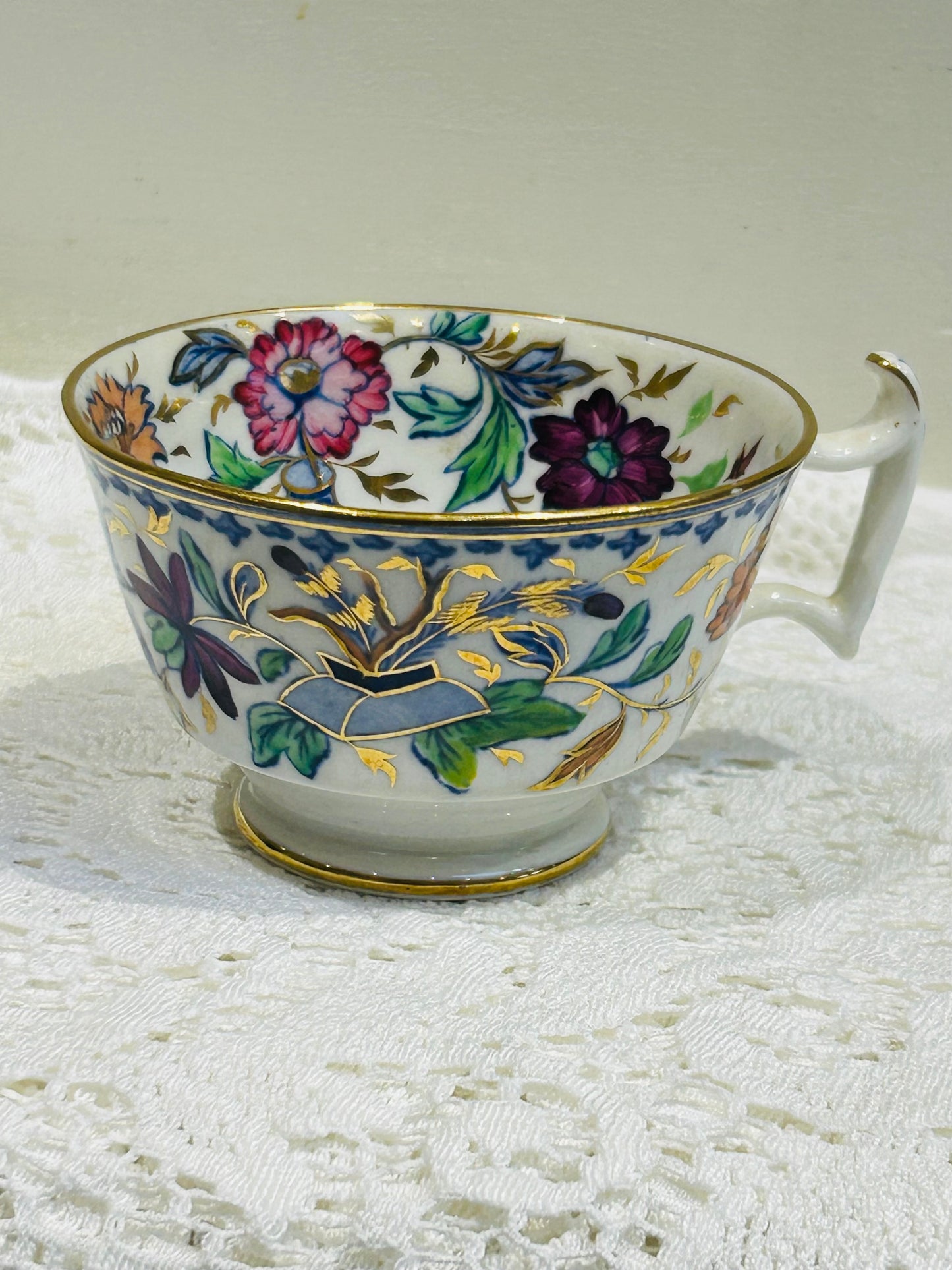 Antique Chinoiserie Teacup c.1840-1880 -Chinese export Famille Rose porcelain china