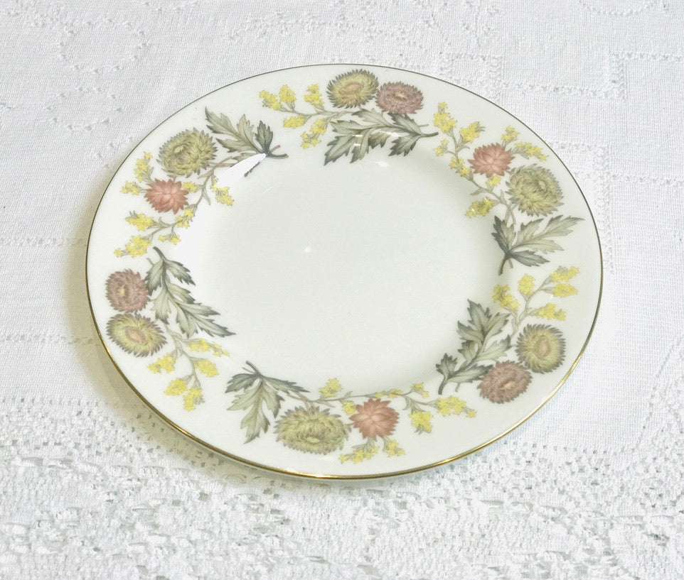 Lunch/Salad/Starter &nbsp;Plate Replacements by Wedgwood China in the &nbsp;Litchfield pattern. &nbsp;Vintage in very good condition. &nbsp;Diameter 9".&nbsp;