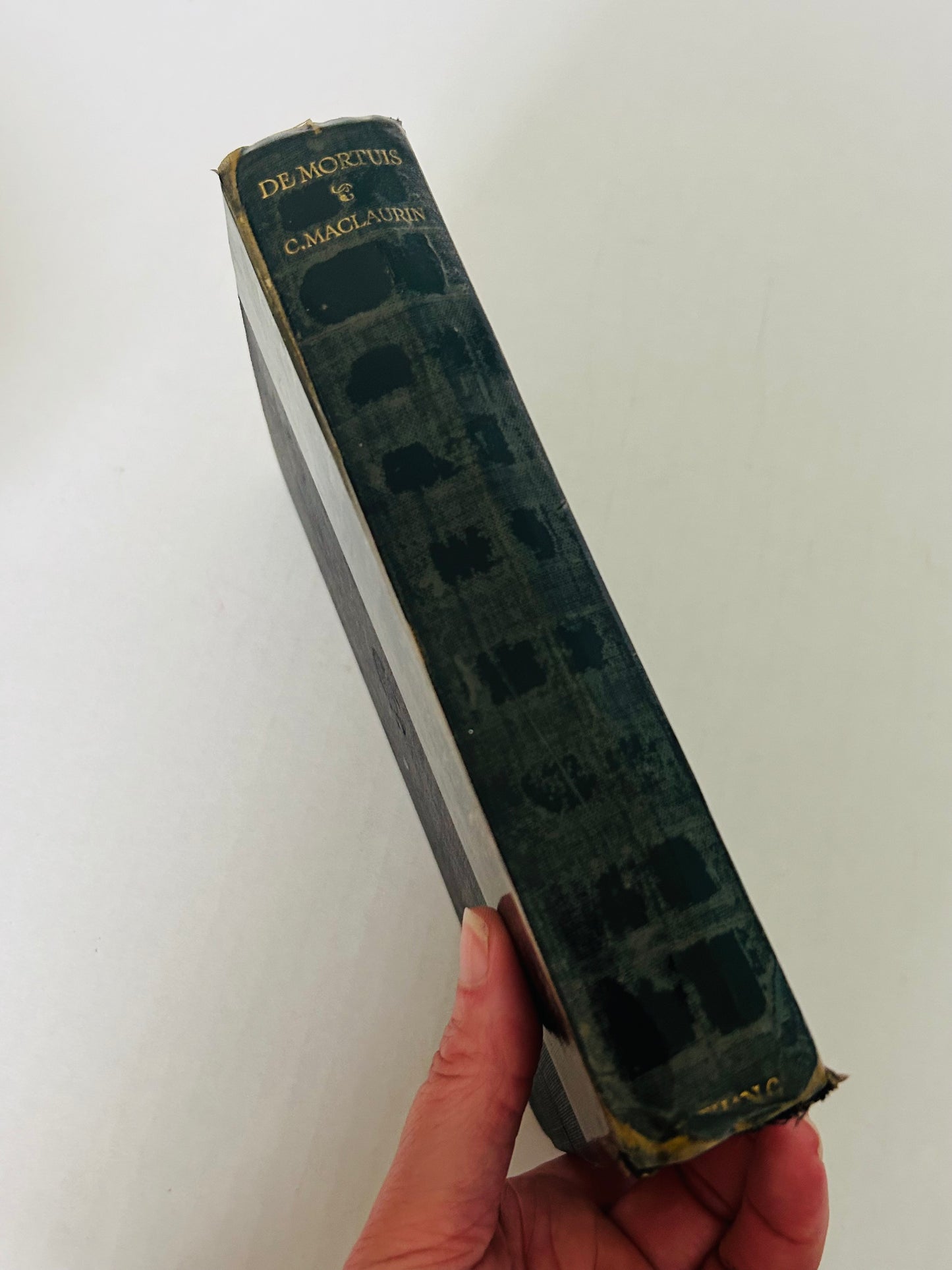 De Mortuis by C MacLaurin Essays Historical and Medical Hardback Book 1930