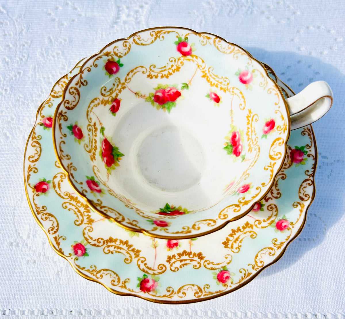 Royal Doulton Bone China Teacup & Saucer /Roses