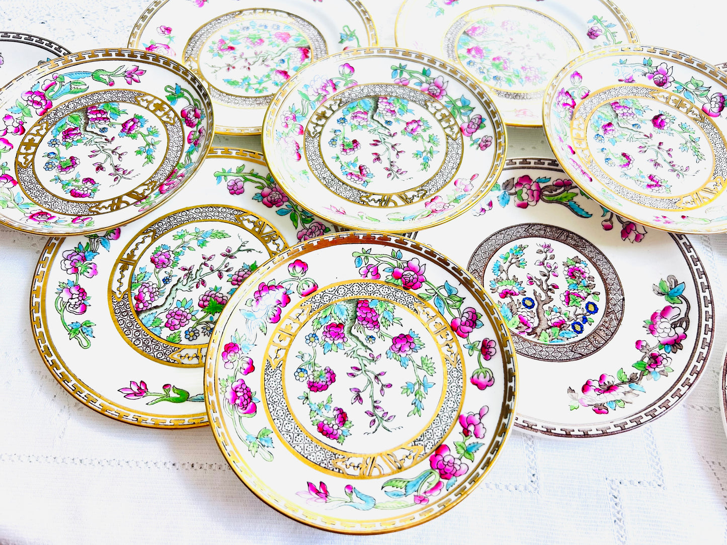 Vintage Floral Accent Plates – Hand-Painted Elegance with Gold Trim