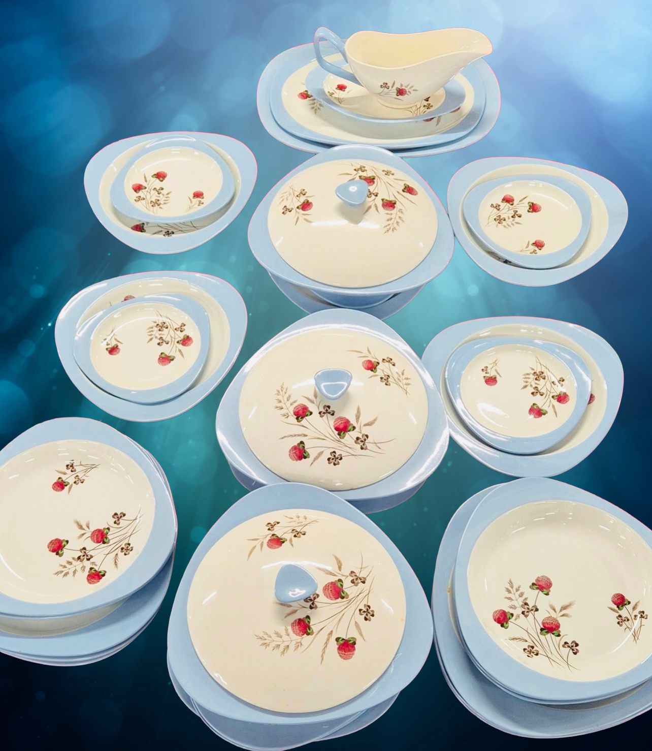 Spode “Summer Days” Vintage Dinner Set – English Floral Bone China for 6. Spode Summer Days vintage dinner set with floral pattern—includes plates, bowls, and serving pieces