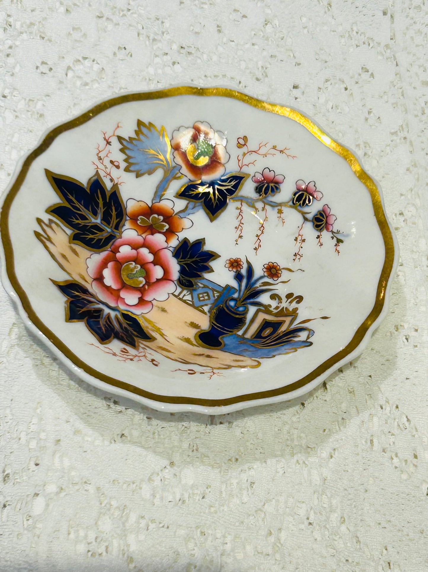 Victorian Imari‑Style English Porcelain Teacup & Saucer – Hand‑Painted Floral & Gold, c.1880–1900