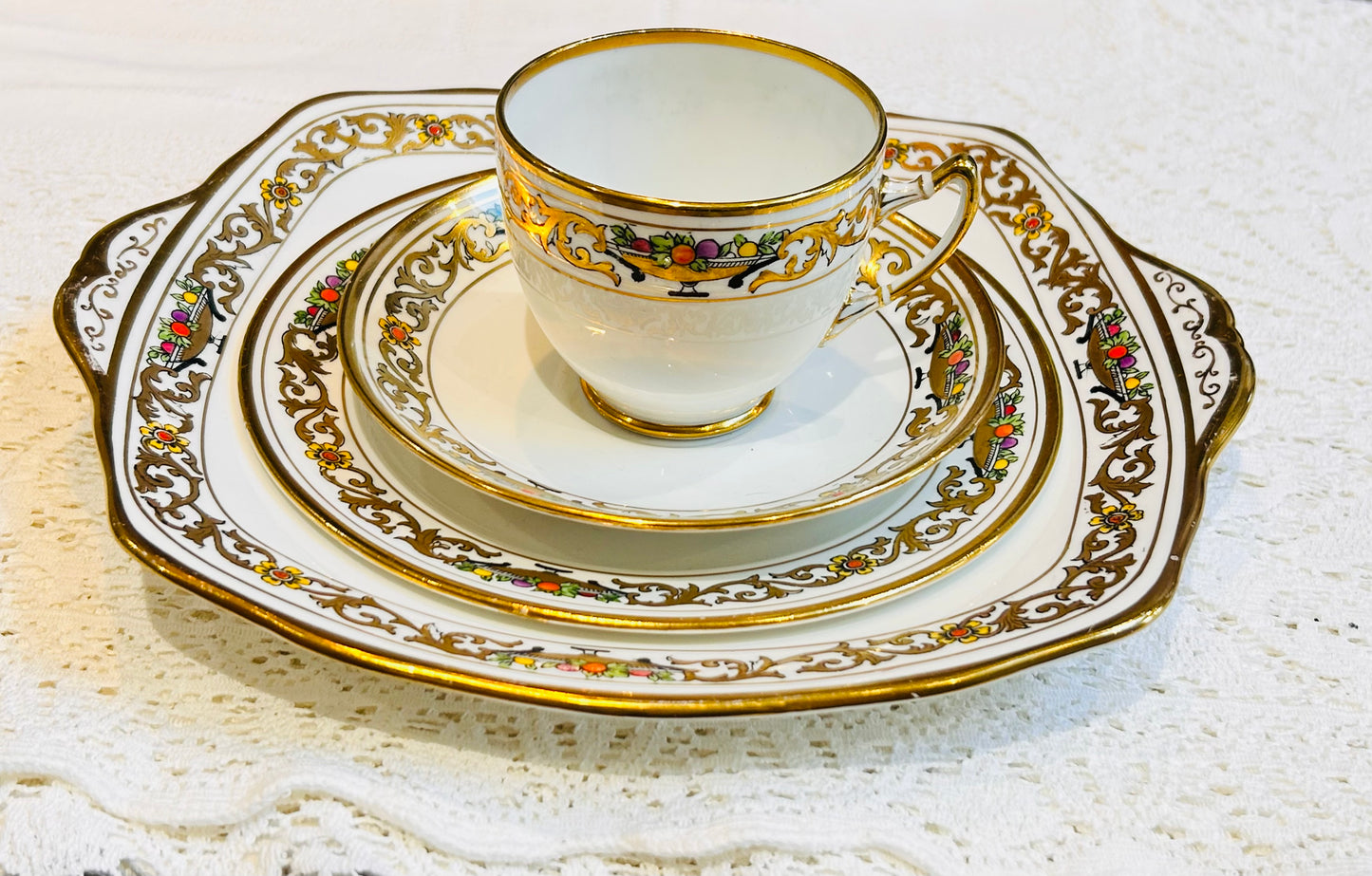 Royal Albert Art Deco Teetassen-Untertassen-Set