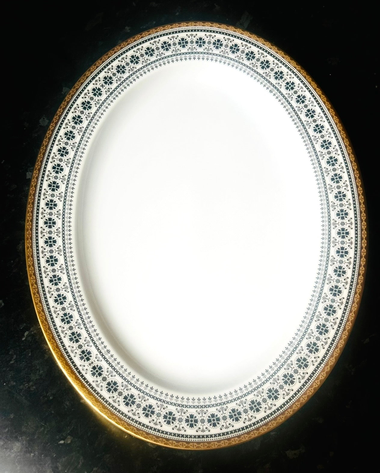 Grand plat de service de viande Noritake « Shéhérazade »