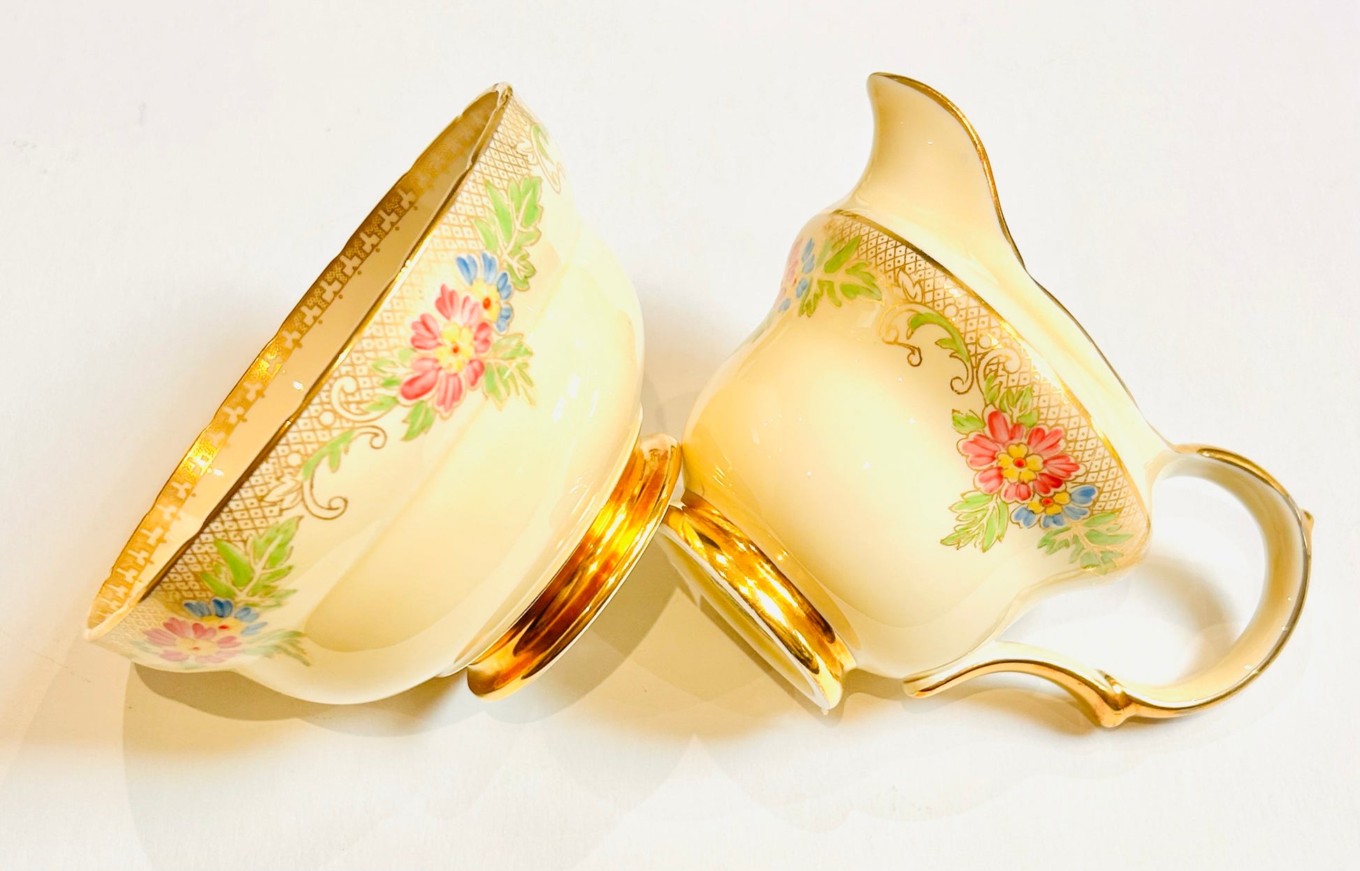 Floral Bone China – Grosvenor  Milk Jug & Sugar Bowl (Vintage England)