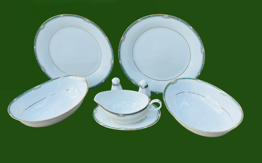 Noritake China Dinner Set - 4 Person