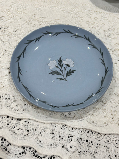 6 Wedgwood „Aster Blue“ Suppenschüsseln und Untertassen mit zwei Griffen