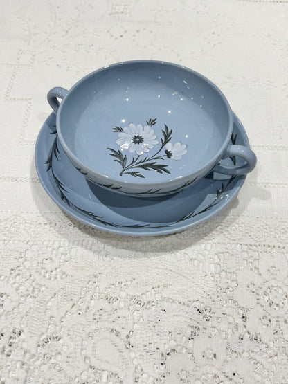 6 Wedgwood „Aster Blue“ Suppenschüsseln und Untertassen mit zwei Griffen