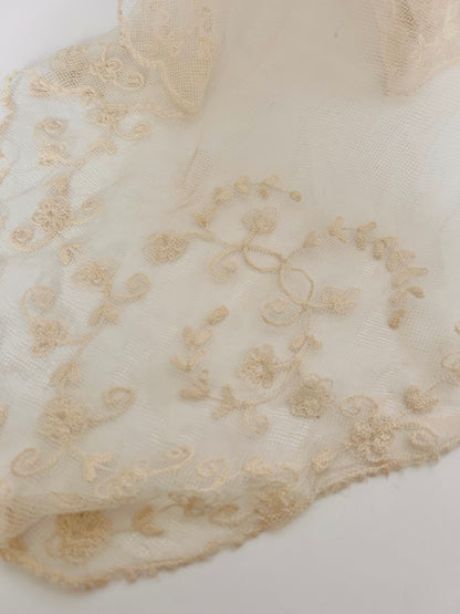 Sold out - Vintage Hand Embroidered Wedding Bridal Veil