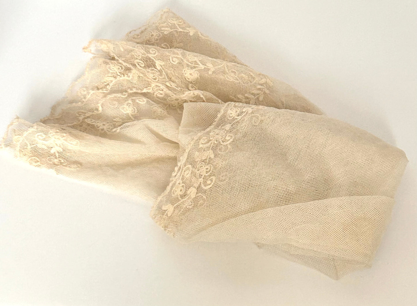 Sold out - Vintage Hand Embroidered Wedding Bridal Veil