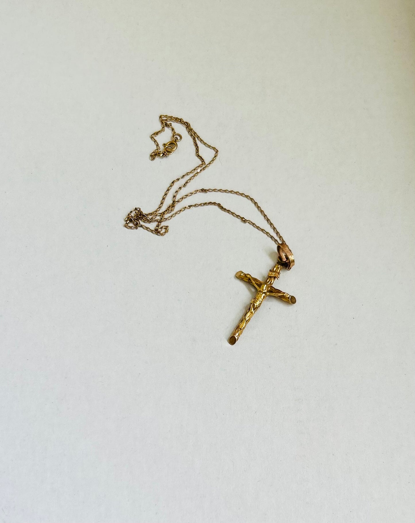 9ct Yellow Gold Religious Pendant Necklace