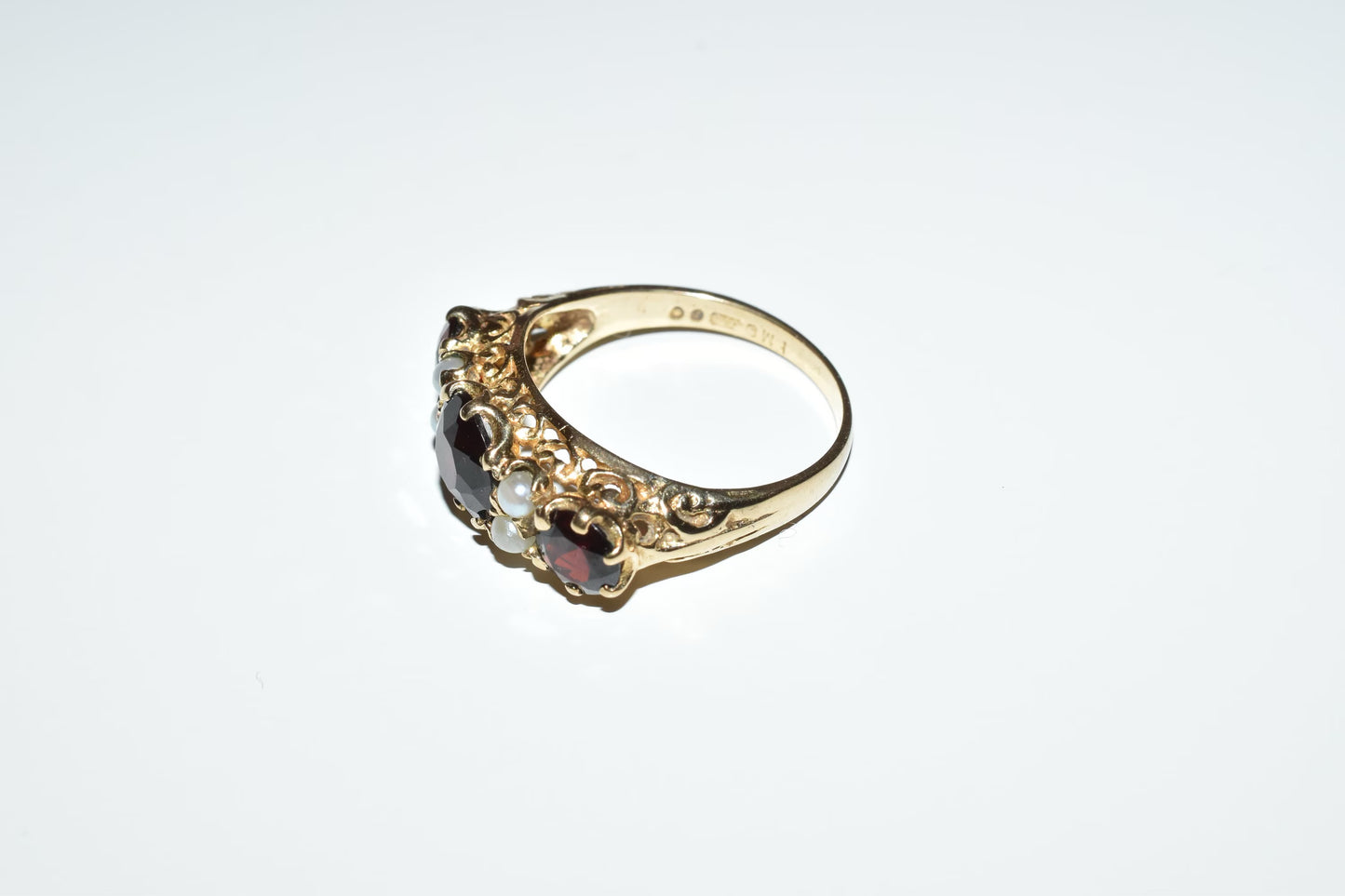 9ct Gold Red Garnet & White Seed Pearl Ladies Statement Ring