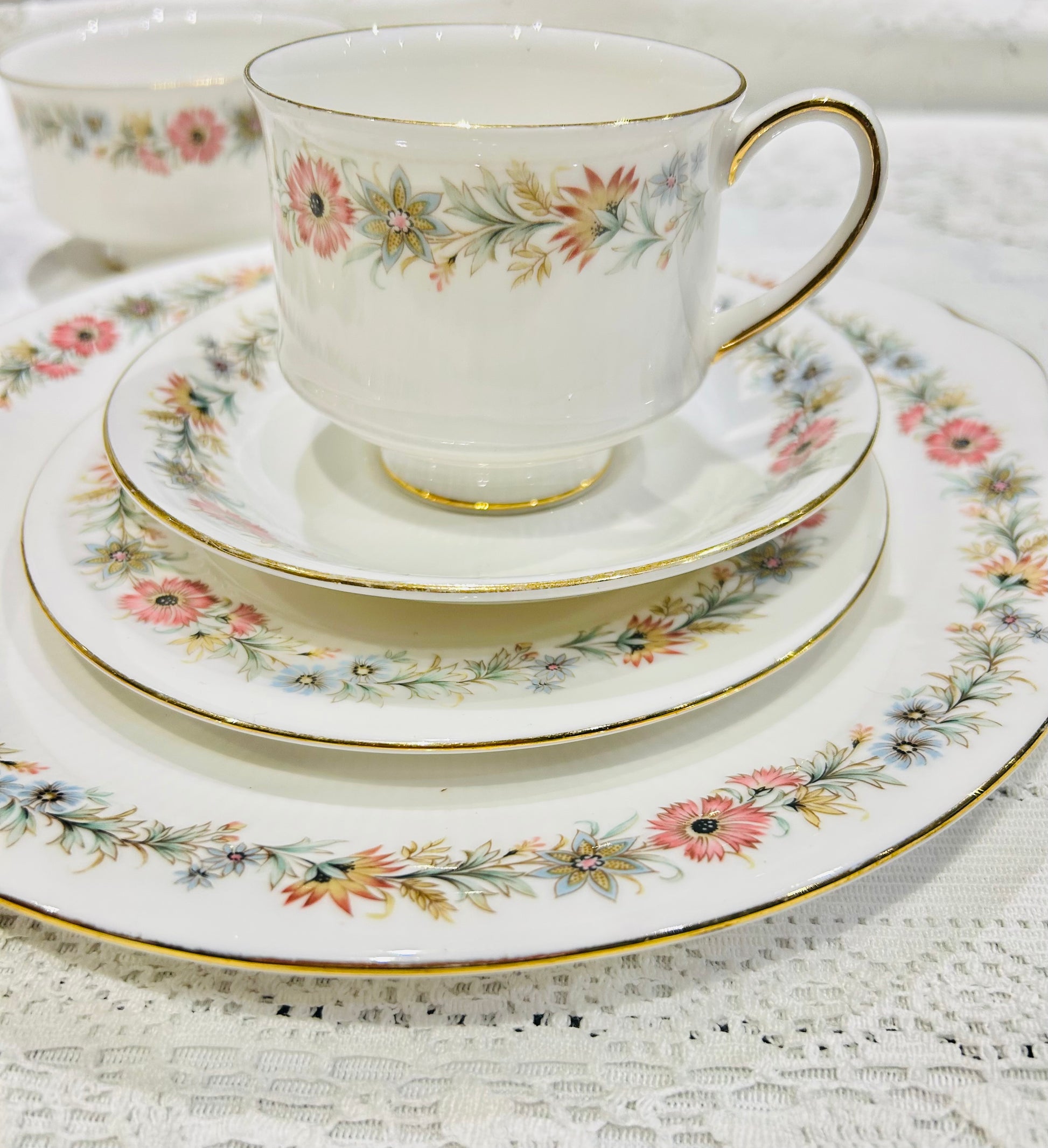 Paragon China “Belinda” Teacup, Saucer & Plate Trio – Vintage Bone China Set - White/Floral