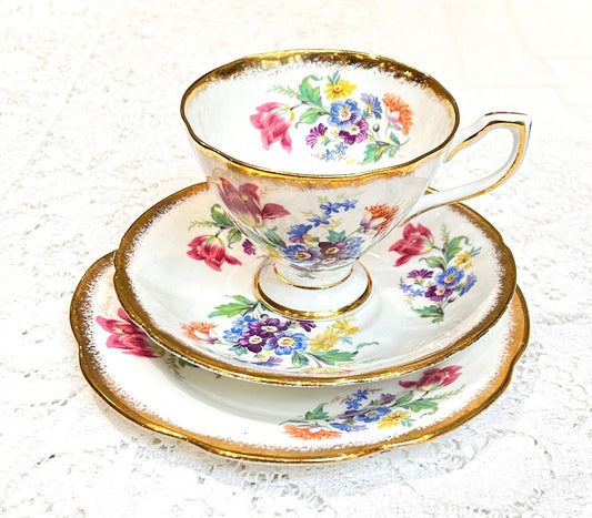 Pretty Vintage China Teacup Saucer Tea plate Clare England English afternoon tea party floral bouquet spray