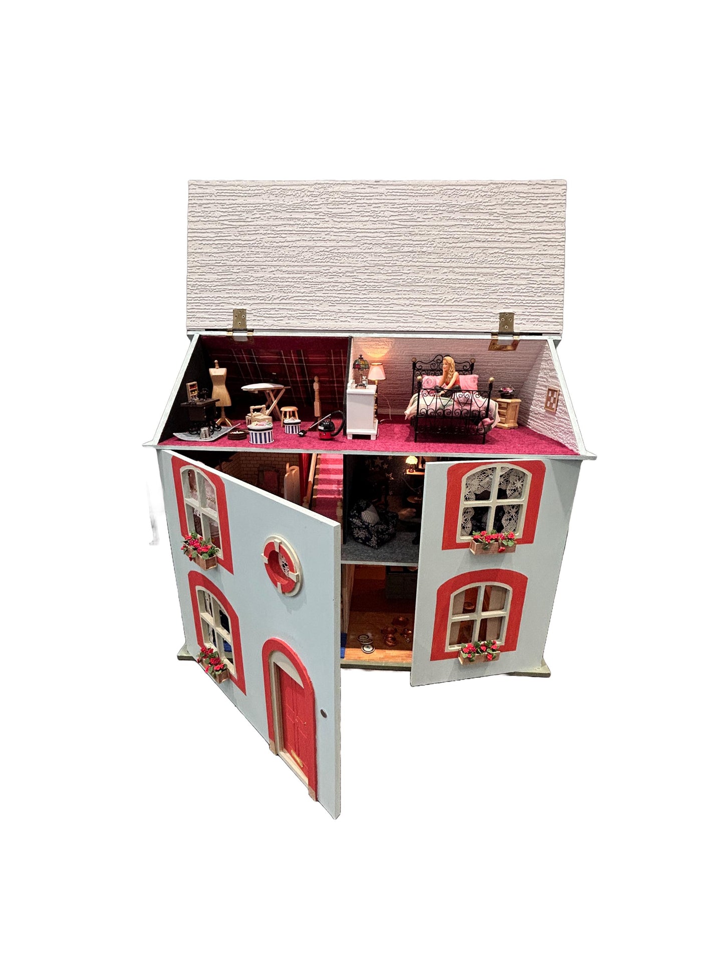 Beautiful Dolls House & Furniture (Large) Lights up