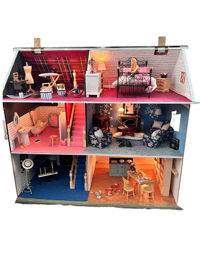 Beautiful Dolls House & Furniture (Large) Lights up