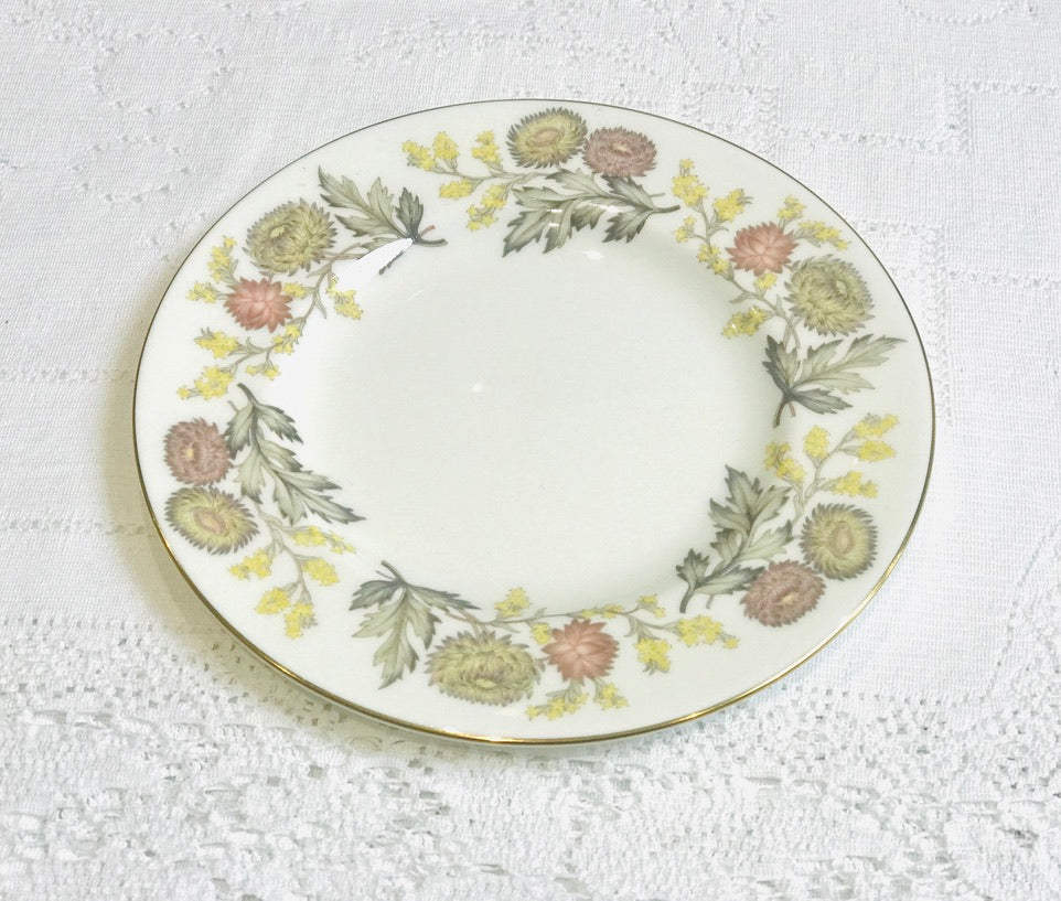 Lunch/Salad/Starter Plate Replacements by Wedgwood China in the Litchfield pattern. Vintage in very good condition. &nbsp;Diameter 9".&nbsp;