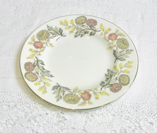 Lunch/Salad/Starter Plate Replacements by Wedgwood China in the Litchfield pattern. Vintage in very good condition. &nbsp;Diameter 9".&nbsp;