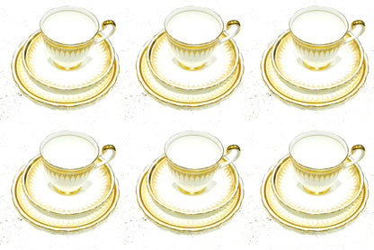 Nuevo juego de té Chelsea color crema y dorado