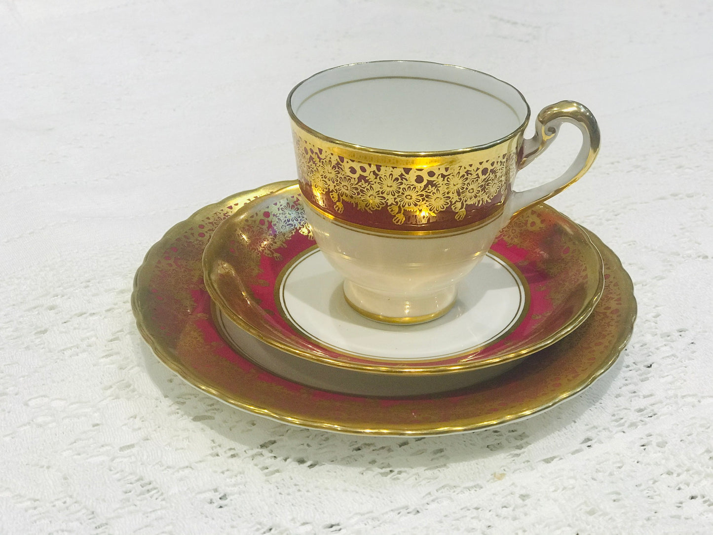 Red & Gold Afternoon Teacup & Saucer Set