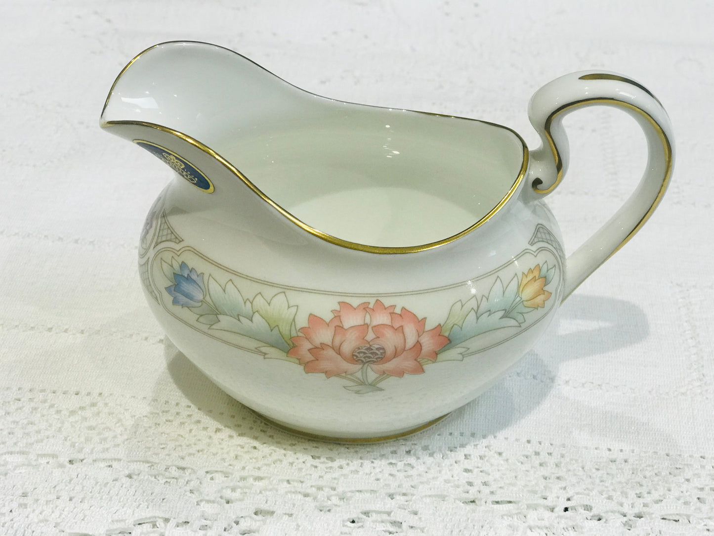 Aynsey Bone China Milk Jug - peony pattern 
