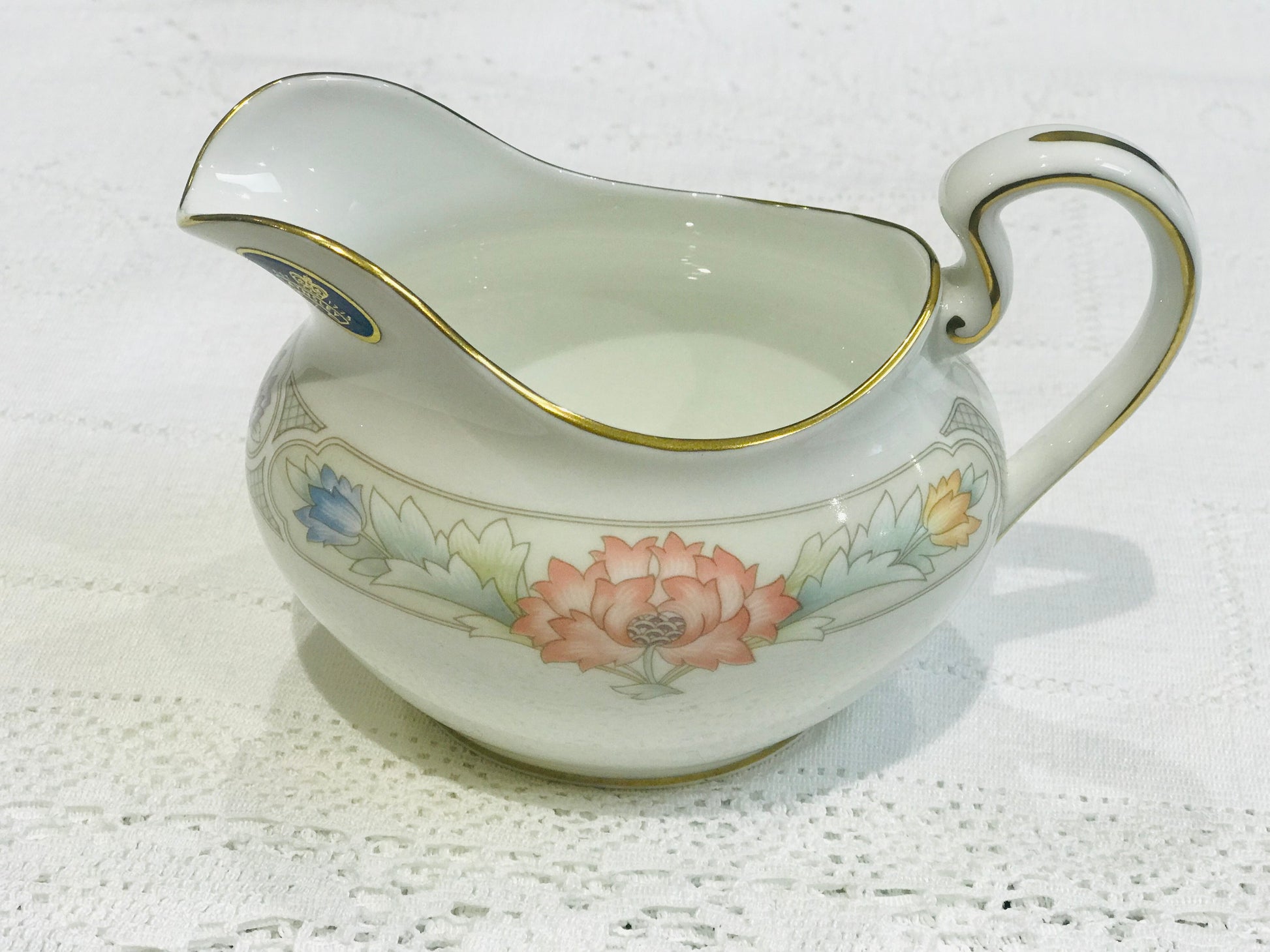 Aynsey Bone China Milk Jug - peony pattern 