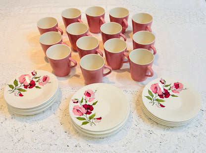 x 14 Pink Coffee Cups & Saucers English bone china sweet pea flowers