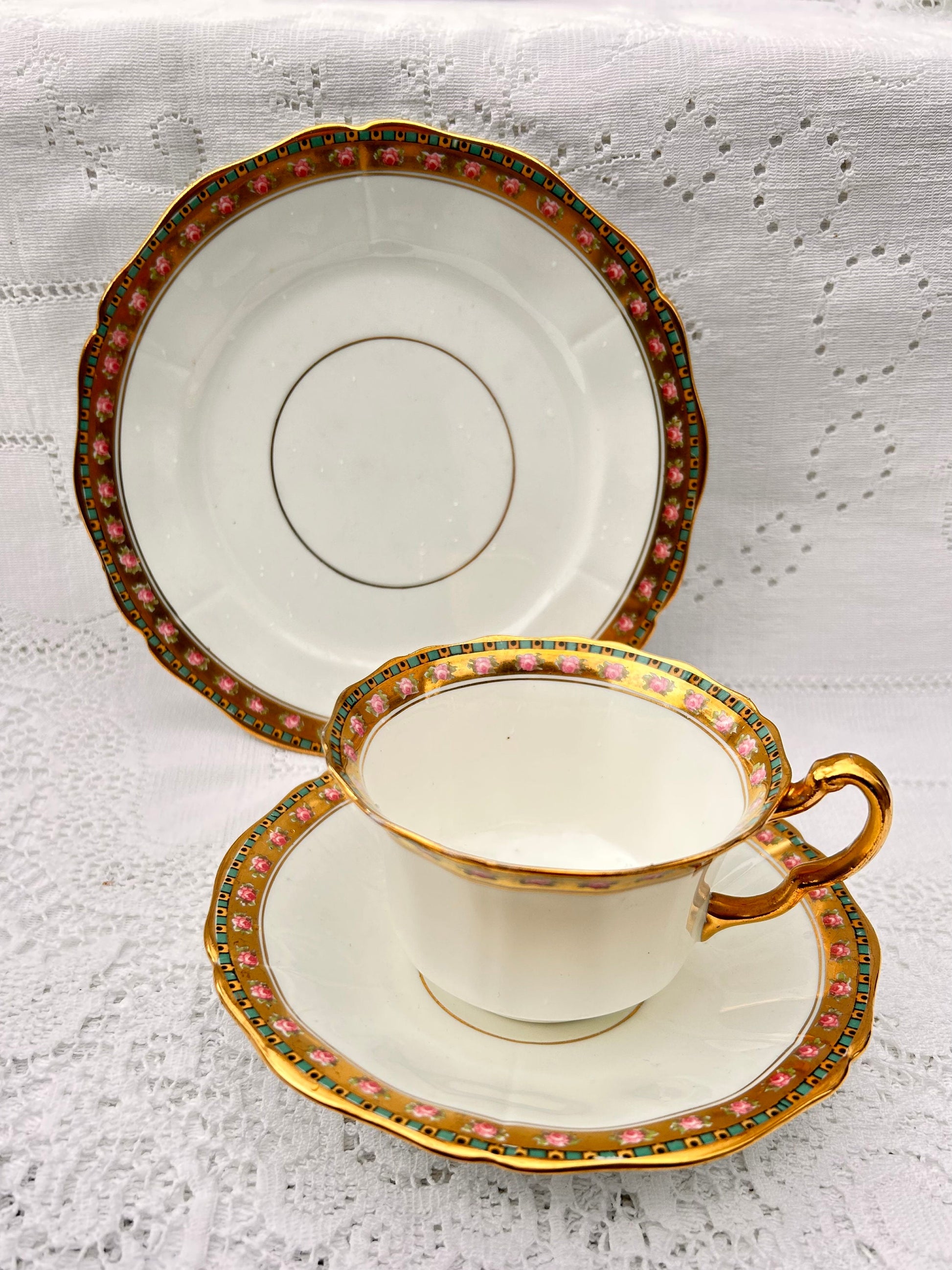 🌸 Hughes Pink Rose Teacup Trio – Vintage English Bone China