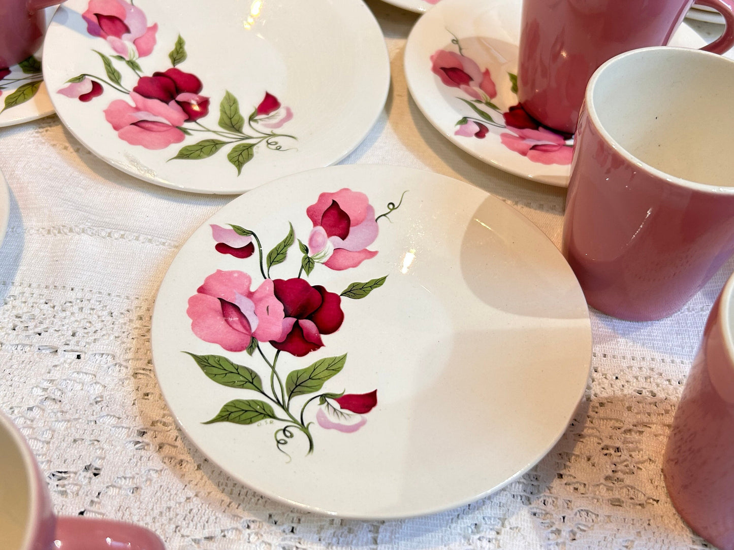 x 14 Pink Coffee Cups & Saucers English bone china sweet pea flowers